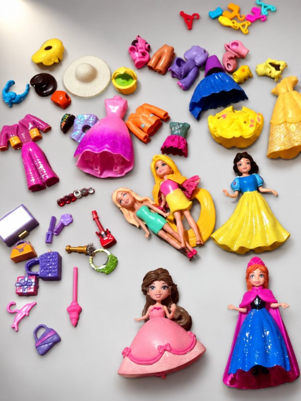 Disney Princess MagiClip Dolls Mixed Lot Dresses Clothes Accessories Rapunzel